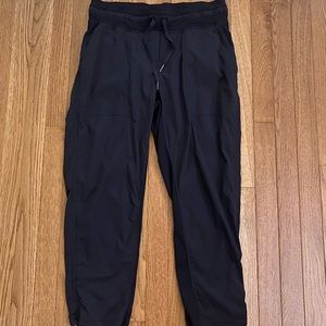 Lululemon dance studio mid-rise cropped pant